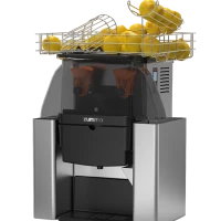 Photo of the detail of Z06 Inox Professional juicers suitable for hosteleria, oficinas, colectivos